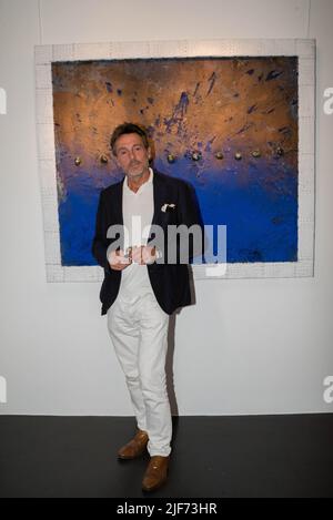 Exposition 'Paradis bleu' : Chayan KHOÏ - Galerie Vellutini à Paris France. Stock Photo