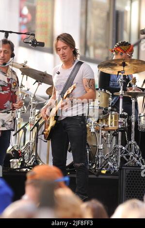 New York, United States. 30th June, 2022. Keith Urban performs on the Today TV Show at Rockerfeller Center in New York City. Credit: SOPA Images Limited/Alamy Live News Stock Photo