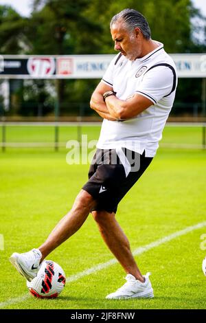 Wenum Wiesel, Netherlands. 30th June, 2022. WENUM-WIESEL, NETHERLANDS - JUNE 30: Sporting director Jose Boto of PAOK Saloniki during a Training Session of PAOK Saloniki at Sportpark Wiesel on June 30, 2022 in Wenum-Wiesel, Netherlands (Photo by Rene Nijhuis/Orange Pictures) Credit: Orange Pics BV/Alamy Live News Stock Photo