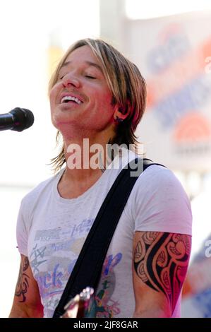 New York, United States. 30th June, 2022. Keith Urban performs on the Today TV Show at Rockerfeller Center in New York City. (Photo by Efren Landaos/SOPA Images/Sipa USA) Credit: Sipa USA/Alamy Live News Stock Photo