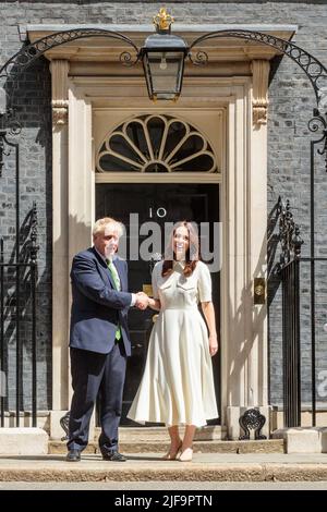 Downing Street, London, UK. 1st July, 2022. British Prime Minister, Boris Johnson, welcomes the Prime Minister of New Zealand, Jacinda Ardern, to Downing Street, London, UK. Credit: amanda rose/Alamy Live News Stock Photo