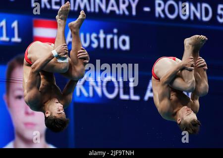 Budapest, Hungary, 28th June 2022. Anton Knoll and Dariush Lotfi of Austria compete in the Men's 10m Synchronised on day three of the Budapest 2022 FINA World Championships at Alfred Hajos National Aquatics Complex in Budapest, Hungary. June 28, 2022. Credit: Nikola Krstic/Alamy Stock Photo