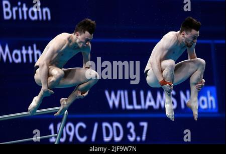 Budapest, Hungary, 28th June 2022. Matthew and Noah Williams of Great Britain compete in the Men's 10m Synchronised on day three of the Budapest 2022 FINA World Championships at Alfred Hajos National Aquatics Complex in Budapest, Hungary. June 28, 2022. Credit: Nikola Krstic/Alamy Stock Photo