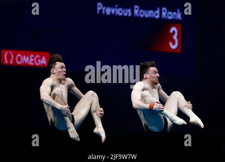 Budapest, Hungary, 28th June 2022. Matthew and Noah Williams of Great Britain compete in the Men's 10m Synchronised on day three of the Budapest 2022 FINA World Championships at Alfred Hajos National Aquatics Complex in Budapest, Hungary. June 28, 2022. Credit: Nikola Krstic/Alamy Stock Photo