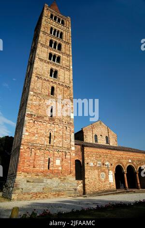 Abbey, Pomposa (lat. Abbatia Sanctae Mariae Pomposae), Northern Italy, Province of Ferrara, Italy Stock Photo