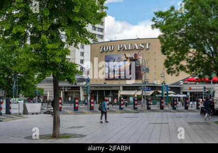 Truck barriers, Truck Stop, Breitscheidplatz at the height of the old Zoo Palast cinema, erlin, Berlin, Germany Stock Photo