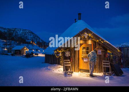 Norway, Lapland, County of Finnmark, Kirkenes, inn in the style of a trapper's hut at the ice hotel Stock Photo