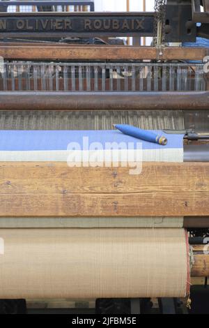 France, Nord, Roubaix, La Manufacture (museum of memory and textile creation) installed in the former premises of the Craye et fils textile company (early 20th century), mechanical weaving loom of electric armor (1910) Stock Photo