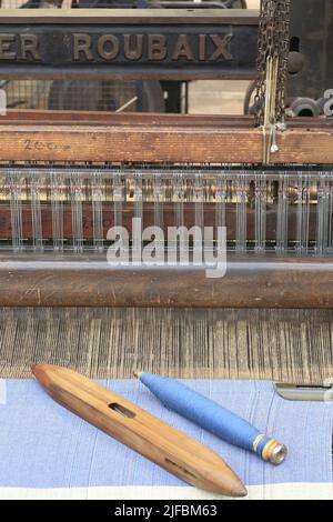 France, Nord, Roubaix, La Manufacture (museum of memory and textile creation) installed in the former premises of the Craye et fils textile company (early 20th century), mechanical weaving loom of electric armor (1910) Stock Photo