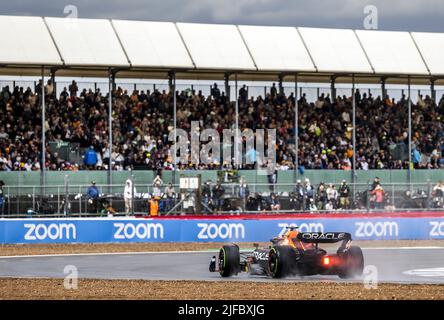 Silverstone, UK. 01st July, 2022. SILVERSTONE - Max Verstappen (Oracle Red Bull Racing) during 1st practice session leading up to the F1 Grand Prix of Great Britain at Silverstone on July 1, 2022 in Silverstone, England. REMKO DE WAAL Credit: ANP/Alamy Live News Stock Photo