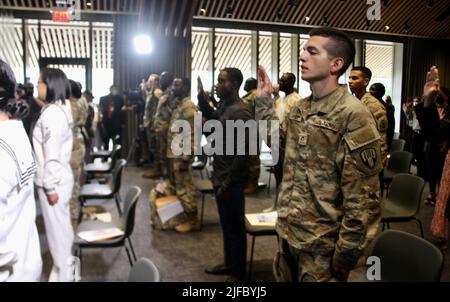 New York, USA. 01st July, 2022. July 1, 2022, New York, USA: (NEW) USCIS Welcome 40 New US Citizens at the Stavros Niarchos Foundation Library in Honor of Independence Day. July 1st, 2022, New York, USA: USCIS and New York Public Library Welcome 40 New US Citizens at the Stavros Niarchos Foundation Library during a special ceremony to celebrate US Independence Day. The USCIS New York Deputy Director Scott Velez will administer the Oath of Allegiance to the new Americans while President of the New York Public Library Dr. Anthony Marx will provide welcoming remarks and host the citizenship candi Stock Photo