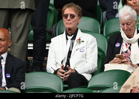 01 July 2022. London, United Kingdom.  Sir Cliff Richard watches centre court tennis   on day 5 of the Wimbledon Tennis Championships held at the All England Lawn Tennis and Croquet Club. Photo by Ray Tang. Stock Photo
