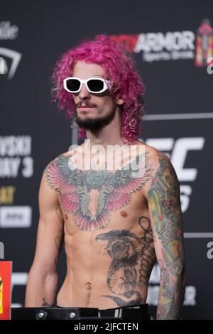 July 1, 2022, LAS VEGAS, NV, LAS VEGAS, NV, United States: LAS VEGAS, NV - June 1: Sean O'Malley steps on the scale for the official weigh-ins at T-Mobile Arena for UFC 276 on July 1, 2022 in LAS VEGAS, NV, United States. (Credit Image: © Louis Grasse/PX Imagens via ZUMA Press Wire) Stock Photo