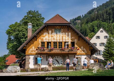 Traditionelles Schwarzwaldhaus des Hofgut Sternen bei Breitnau, Schwarzwald, Baden-Württemberg, Deutschland |  Traditional Black Forest house of Hofgu Stock Photo