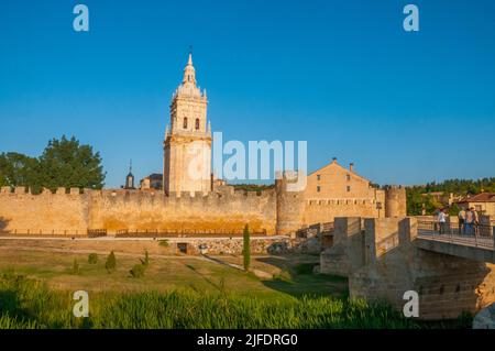 City wall and cathedral. Burgo de Osma, Soria province, Castilla Leon, Spain. Stock Photo