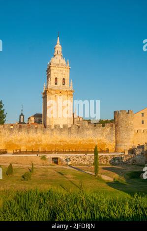 City wall and cathedral. Burgo de Osma, Soria province, Castilla Leon, Spain. Stock Photo