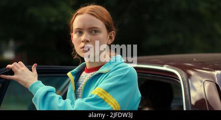 SADIE SINK in STRANGER THINGS, 2016, directed by MATT DUFFER and ROSS  DUFFER. Copyright 21 LAPS ENT/MONKEY MASSACRE. Season 4 episode 1. - Album  alb8873368