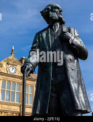 Statue of Henry Styleman le Strange in the seaside town of Hunstanton in Norfolk, UK. Le Strange was a founding father of the town, who turned the tow Stock Photo