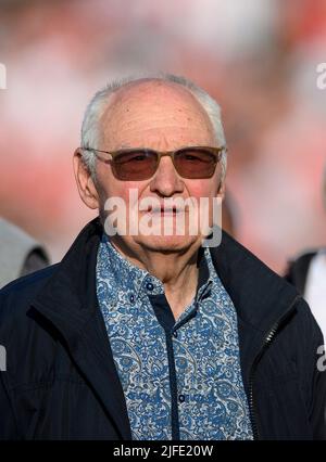Willi 'Ente' LIPPENS (former soccer player) Soccer test match Rot-Weiss Essen (E) - Borussia Monchengladbach (MG) 2: 4, on July 1st, 2022 in Essen/Germany. Â Credit: dpa picture alliance/Alamy Live News Stock Photo