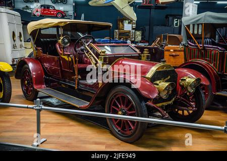 SINSHEIM, GERMANY - MAI 2022: red Mercedes Simplex 1909 35ps Stock Photo