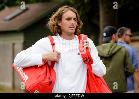 London, UK, 2nd July 2022: Stefanos Tsitsipas walks across the All England Lawn Tennis and Croquet Club in London. Credit: Frank Molter/Alamy Live news Stock Photo