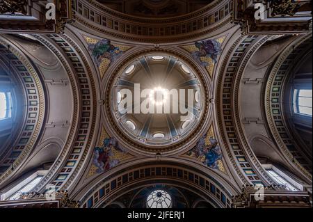 Inside London Oratory, London, UK Stock Photo