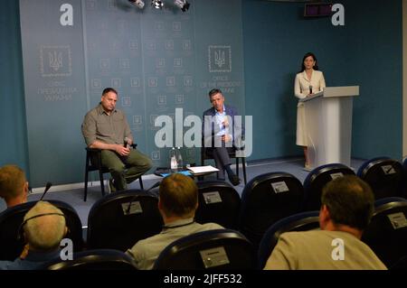 Non Exclusive: KYIV, UKRAINE - JULY 01, 2022 - Head of the Office of the President Andrii Yermak (L) and former NATO Secretary General and head of the Stock Photo