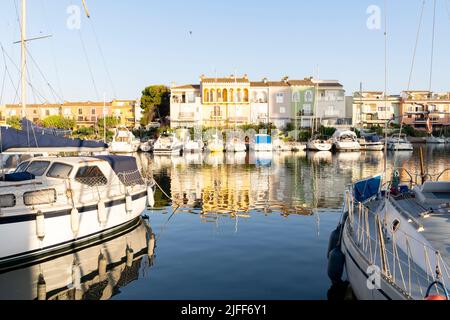 Valencia, Spain. 29th June, 2022. View of the beach of Port Saplaya on a sunny day. The beaches of Valencia are one of the main tourist attractions of the city. (Photo by Xisco Navarro/SOPA Images/Sipa USA) Credit: Sipa USA/Alamy Live News Stock Photo