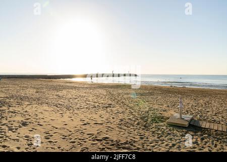 Valencia, Spain. 29th June, 2022. View of the beach of Port Saplaya on a sunny day. The beaches of Valencia are one of the main tourist attractions of the city. (Credit Image: © Xisco Navarro/SOPA Images via ZUMA Press Wire) Stock Photo