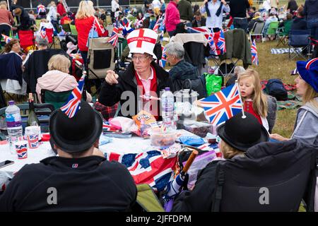 Woodstock, Oxfordshire, UK. 2nd July 2022. Man in hat with 'I love england' and Red Ensign. Battle Prom Picnic Concerts. Blenheim Palace. United Kingdom. Credit: Alexander Caminada/Alamy Live News Stock Photo