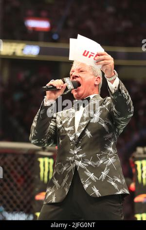 Las Vegas, United States. 02nd July, 2022. LAS VEGAS, NV - JULY 2: Announcer Bruce Buffer during the UFC 276 event at the T-Mobile Arena on July 2, 2022 in Las Vegas, Nevada, United States. (Photo by Alejandro Salazar/PxImages) Credit: Px Images/Alamy Live News Stock Photo