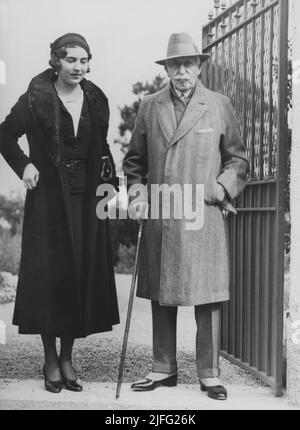 Prince Arthur, Duke of Connaught and Strathearn. 1850-1942. Pictured on the french rivera 1934 with swedish princess Ingrid, his granddaughter. Stock Photo