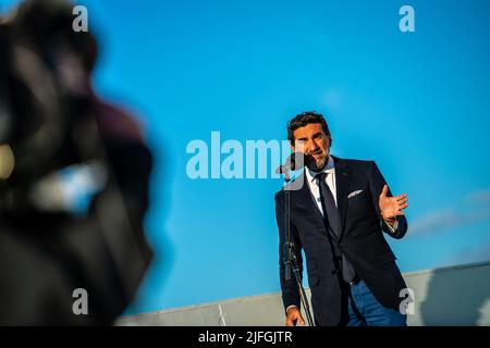 His Excellency Yasir Othman Al-Rumayyan making a speak during the trophy presentation ceremony of the LIV Golf Invitational London at Centurion Club Stock Photo