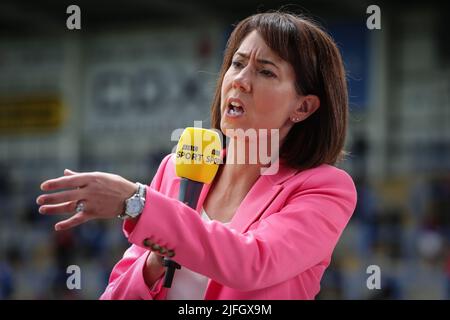 Warrington, UK. 03rd July, 2022. BBC Sports Presenter Tanya Ann Arnold covering today's game between Warrington and Salford in Warrington, United Kingdom on 7/3/2022. (Photo by James Heaton/News Images/Sipa USA) Credit: Sipa USA/Alamy Live News Stock Photo