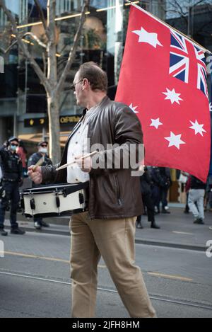 Melbourne, Australia. 2nd July 2022. Anti-lockdown protesters clash with police during a solidarity protest for abortion rights. Credit: Jay Kogler/Alamy Live News Stock Photo