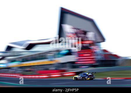 Silverstone, UK. 1st July, 2022. #13 Adam Smalley (GB, CLRT), Porsche Mobil 1 Supercup at Silverstone Circuit on July 1, 2022 in Silverstone, United Kingdom. (Photo by HIGH TWO) Credit: dpa/Alamy Live News Stock Photo