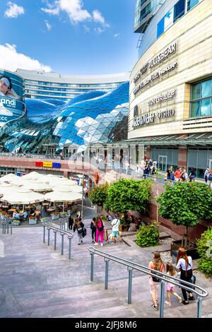 Exterior of Zlote Tarasy shopping centre in Warsaw, Mazowieckie, Poland Stock Photo