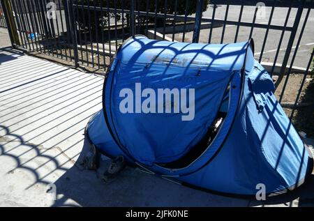 Los Angeles, California, USA 23rd June 2022 A general view of atmosphere of Homeless Tent/camp on June 23, 2022 in Los Angeles, California, USA. Photo by Barry King/Alamy Stock Photo Stock Photo