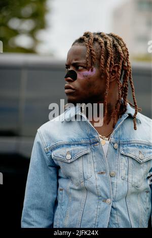 Street style, Virgil Abloh arriving at Alyx Spring-Summer 2019 menswear  show held at Bercy Popb, in Paris, France, on June 24th, 2018. Photo by  Marie-Paola Bertrand-Hillion/ABACAPRESS.COM Stock Photo - Alamy