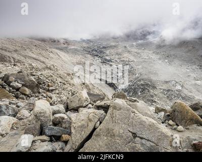 Low May clouds over the Khumbu glacier near Gorak Shep, Khumbu. Stock Photo