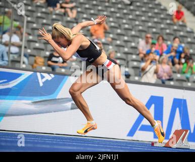 Alica SCHMIDT (SCC Berlin) action, start of the women's 400m semifinals