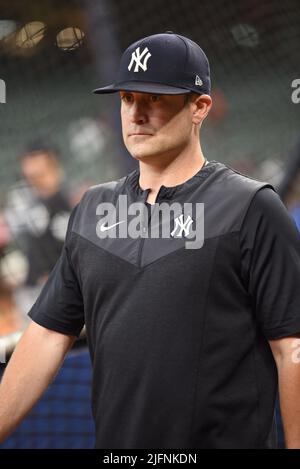 New York Yankees manager Aaron Boone (17) before the MLB game between the New York Yankees and the Houston Astros on Thursday, June 30, 2022 at Minute Stock Photo