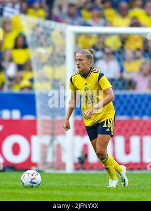 Stockholm, Sweden. 28th June, 2022. Stockholm, Sweden, June 28th 2022: Filippa Angeldal (16 Sweden) controls the ball (action) during the International friendly football game between Sweden and Brazil at Friends Arena in Stockholm, Sweden. (Daniela Porcelli /SPP) Credit: SPP Sport Press Photo. /Alamy Live News Stock Photo