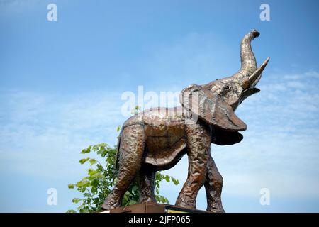 The British Ironwork Centre, Bornean Elephant Exhibit/Sculpture Stock Photo