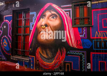 Wand mit Graffiti in La Candelaria in Bogota, Kolumbien Stock Photo