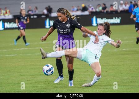 Orlando, Florida, USA, April 16, 2022, Racing Louisville defender Julia Lester #15 attempt to make a steal at the Daytona International Speedway.  (Photo Credit:  Marty Jean-Louis) Stock Photo
