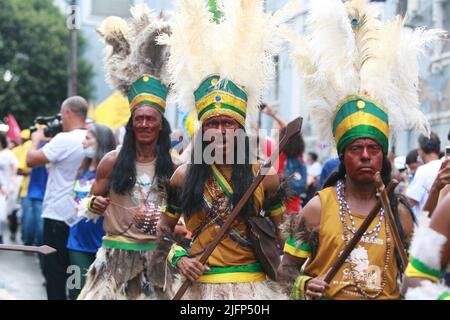 salvador, bahia, brazil - july 2, 2022: Indians participate in the civic parade on Dois de Julho in honor of Bahia's Independence in the city of Salva Stock Photo