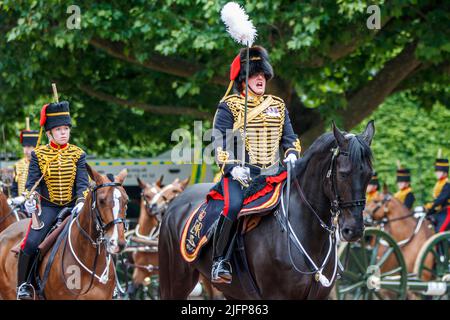 Soldiers of The King's Troop, Royal Horse Artillery (KTRHA Stock Photo ...