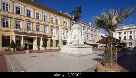 Hungary, Szeged, Klauzal Square, Lajos Kossuth statue Stock Photo