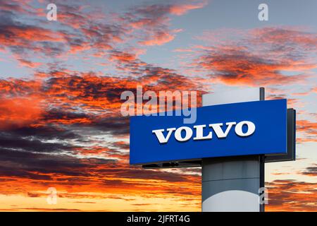 Werbe- und Firmanschild der Firma Volvo Stock Photo